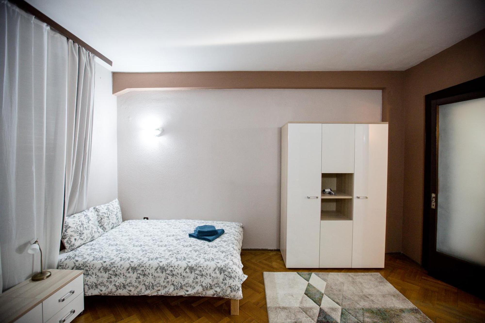 Spacious City View Apartment With Balcony بوخارست المظهر الخارجي الصورة